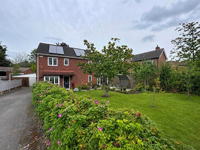 4 Bedroom Detached House For Sale In The Deer Leap, Kenilworth, CV8