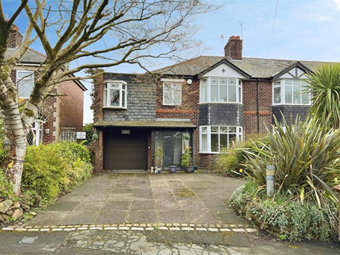 5 Bedroom Detached House For Sale In Waggs Road, Congleton, CW12