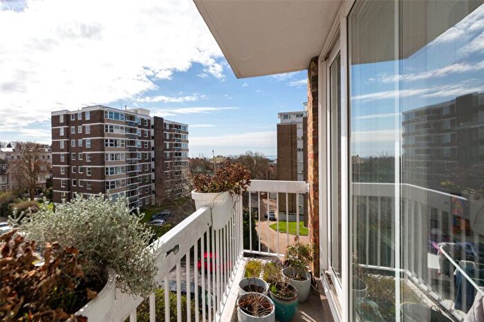 2 Bedroom Flat To Rent In Furze Hill, Hove, East Sussex, BN3
