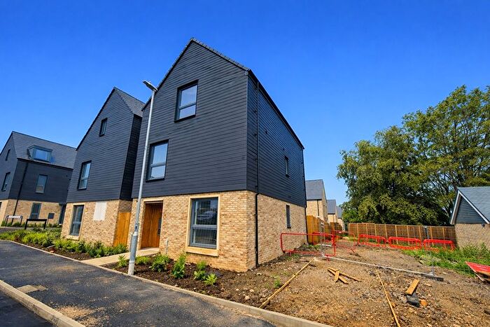 4 Bedroom Detached House For Sale In Thames View, Blunsdon, Swindon, SN26