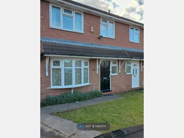 4 Bedroom Semi-Detached House To Rent In Jinnah Close, Birmingham, B12