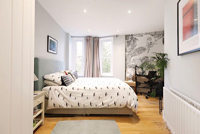 2 Bedroom Flat For Sale In Oval Mansions, Kennington Oval, London, SE11