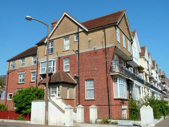 3 Bedroom Apartment To Rent In South Terrace Littlehampton, BN17