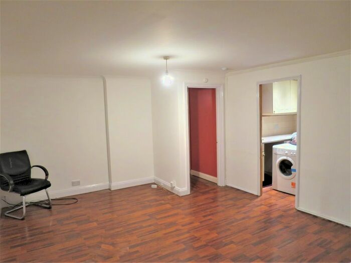 2 Bedroom Flat To Rent In Plevna Road, London N9
