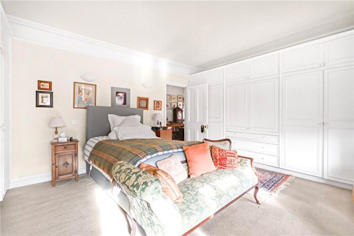 5 Bedroom Semi-Detached House For Sale In St Margaret's Road, Oxford, Oxfordshire, OX2
