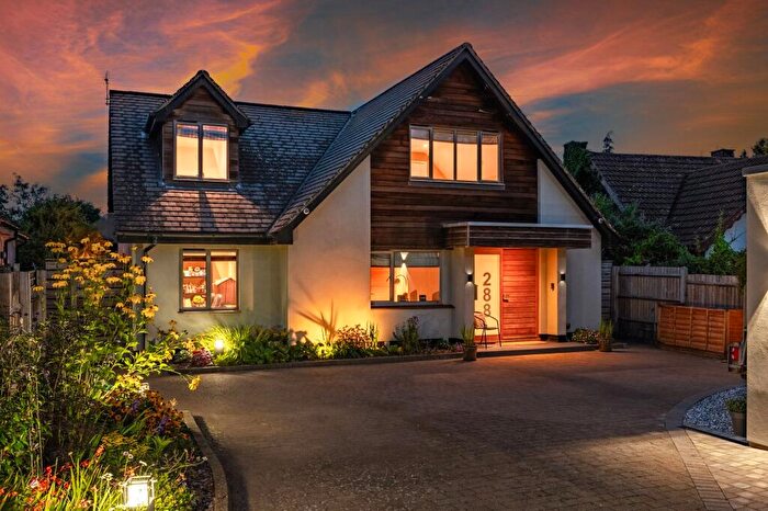 4 Bedroom Detached House For Sale In Kimbolton Road, Bedford, MK41