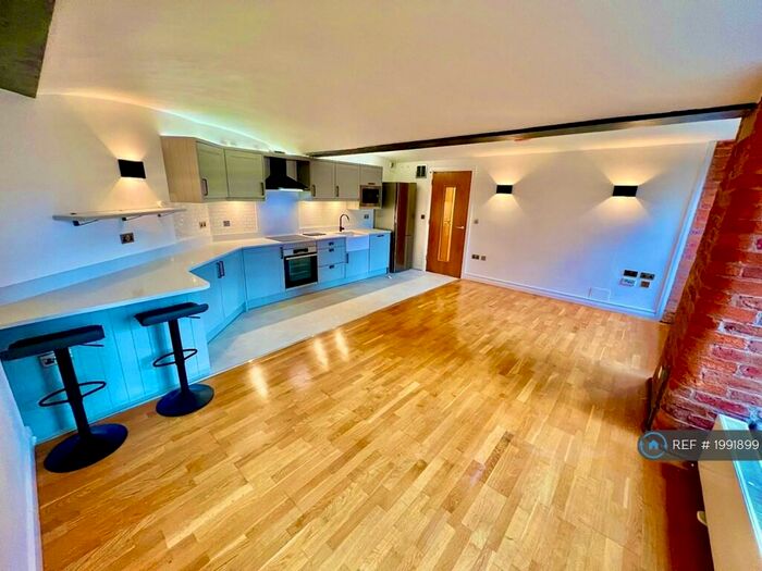 2 Bedroom Flat To Rent In Royal Mills, Manchester, M4