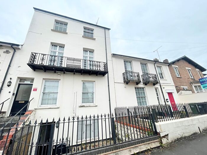 2 Bedroom Flat To Rent In Charlotte Street, Leamington Spa, CV31