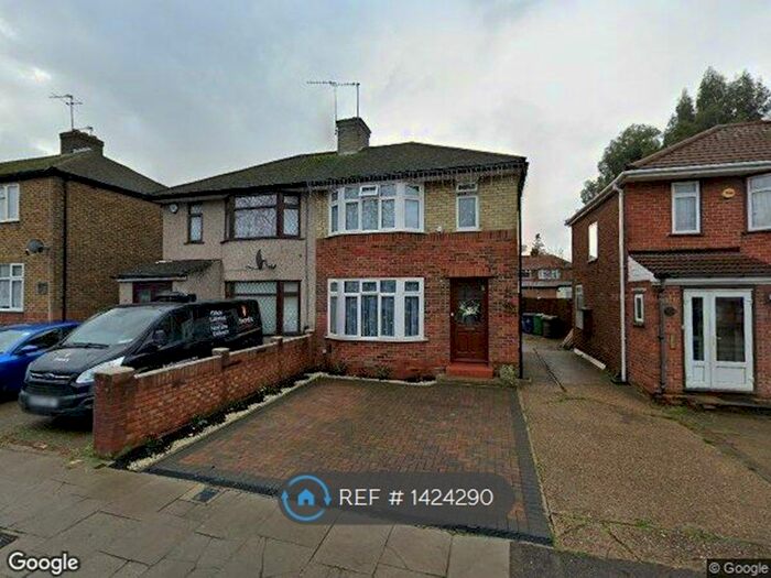 3 Bedroom Semi-Detached House To Rent In Honeypot Lane, Stanmore, HA7