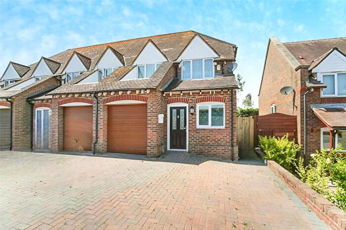 3 Bedroom Terraced House To Rent In Canute Road, Faversham, ME13