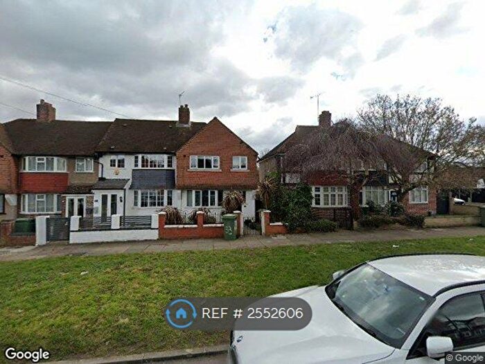 3 Bedroom End Of Terrace House To Rent In Jevington Way, London, SE12