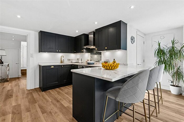 2 Bedroom Flat For Sale In Earlsfield Road, SW18
