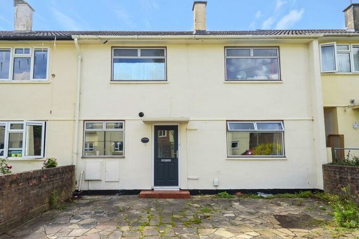 3 Bedroom Terraced House To Rent In Chillingworth Cresce, Headington, OX3