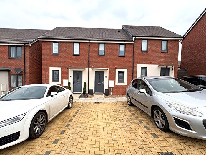 2 Bedroom Property To Rent In Littleworth Close, Exeter, EX1