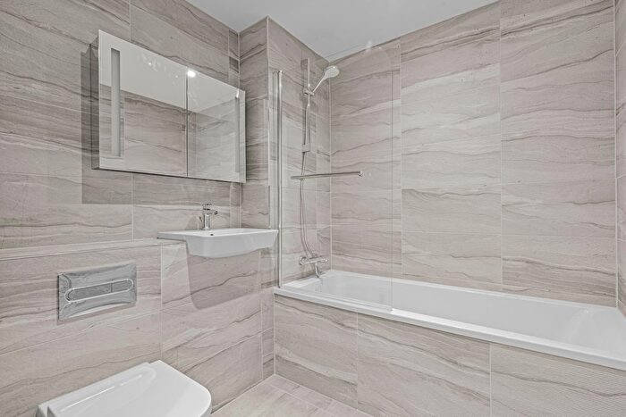 1 Bedroom Flat To Rent In Orla Lodge Penthouse, Harrow, HA1