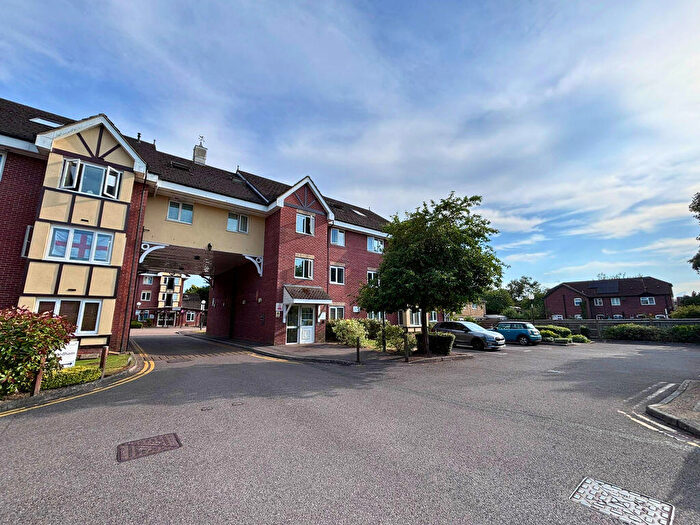 2 Bedroom Apartment For Sale In Victoria Grove, Newbury, RG14
