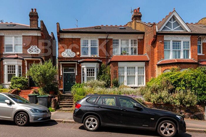 2 Bedroom Flat To Rent In Dukes Avenue, Muswell Hill, N10