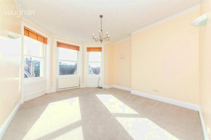 2 Bedroom Flat To Rent In Cambridge Road, Hove, BN3