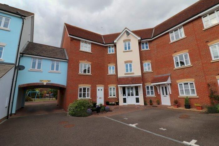 2 Bedroom Flat To Rent In Caxton Close, Colchester, CO5