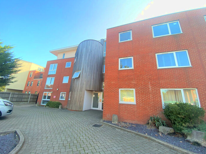 2 Bedroom Flat To Rent In Plaistow Lane, Bromley, BR1