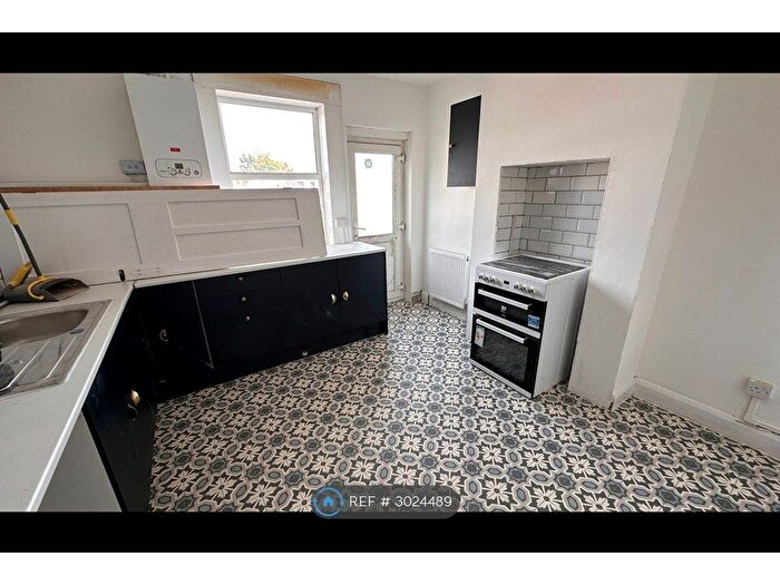 1 Bedroom Flat To Rent In Livingstone Buildings, Gillingham, ME7