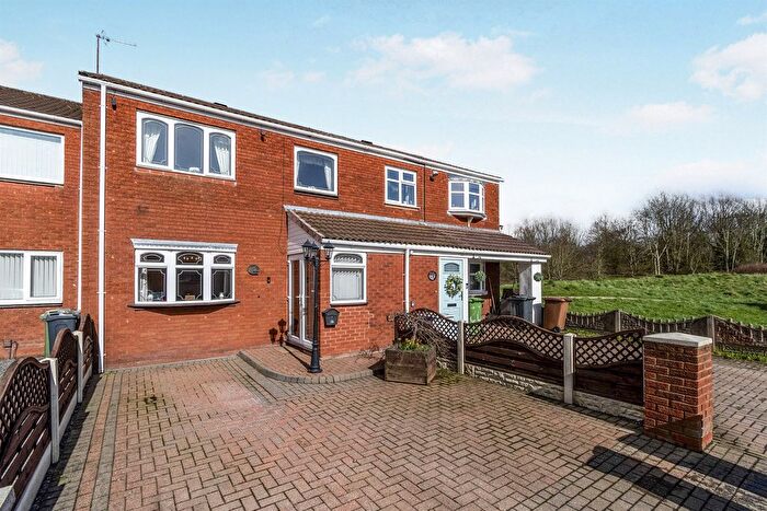 3 Bedroom Terraced House For Sale In Stepping Stone Close, Walsall, WS2