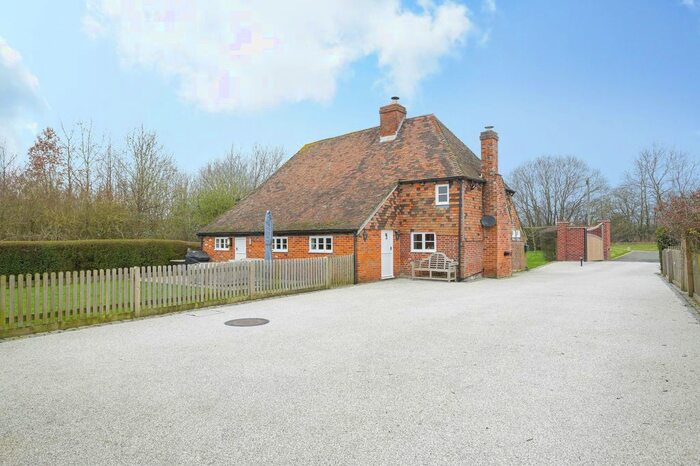 3 Bedroom Detached House For Sale In Highfield Lane, Sevington, TN24