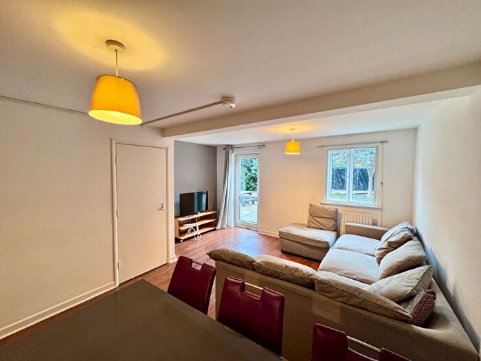 6 Bedroom House To Rent In *pppw*Montpelier Road, Dunkirk, NG7