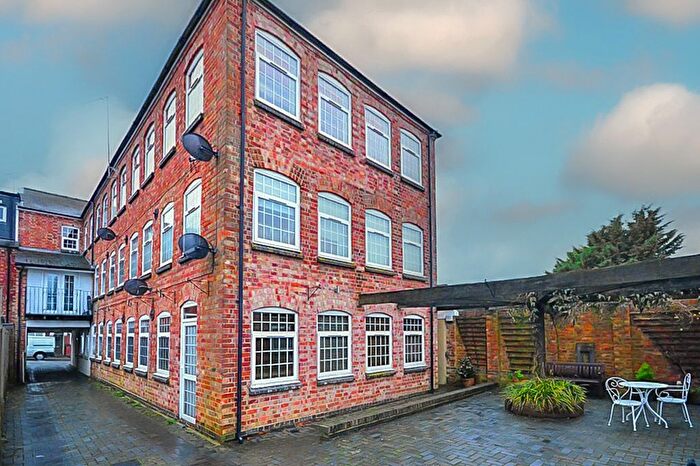 2 Bedroom Flat For Sale In Harborough Road, Rushden, NN10