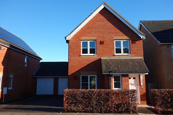 3 Bedroom Link Detached House To Rent In Thurlow Close, Saxmundham, Suffolk, IP17