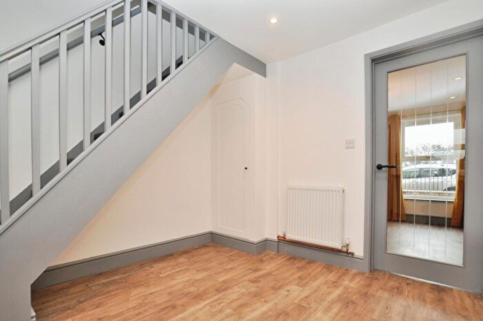 2 Bedroom Character Property To Rent In Hitchin Road, Arlesey, SG15