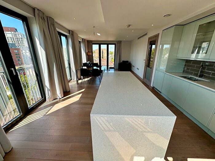 2 Bedroom Flat To Rent In Drapers Yard, Wandsworth, Ram Quarter, London, SW18