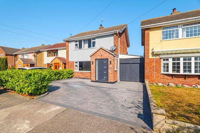 3 Bedroom Detached House For Sale In Rowan Way, Oulton Broad South, NR33