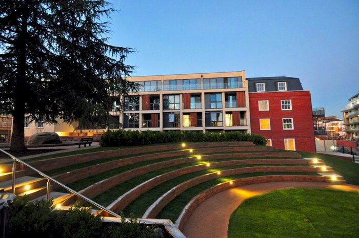 2 Bedroom Flat To Rent In Chapel Wharf, Maidenhead, Berkshire, SL6