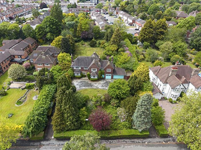 5 Bedroom Detached House For Sale In Beech Hill Road, Sutton Coldfield, B72