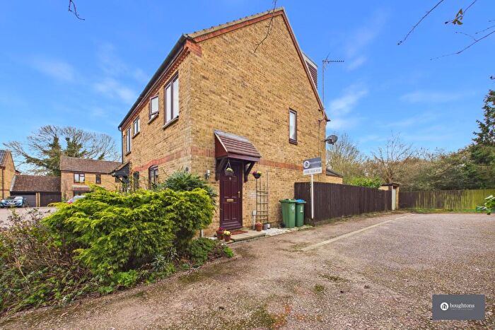 3 Bedroom Semi Detached House For Sale In Capel Close, Akeley, MK18