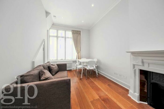 1 Bedroom Flat To Rent In Bloomsbury Square, Bloomsbury . A, WC1
