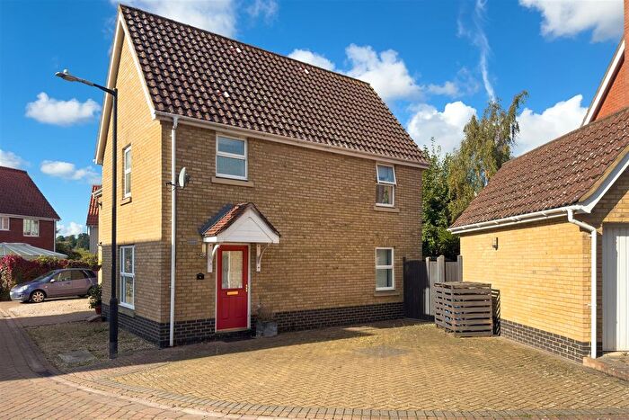 3 Bedroom Semi-Detached House To Rent In Emmerson Way, Hadliegh, Suffolk, IP7