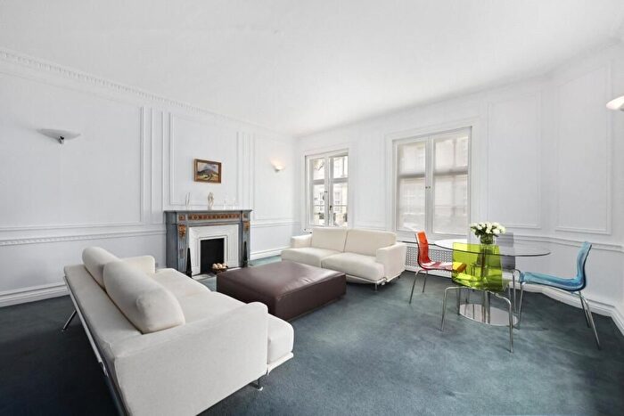 2 Bedroom Flat To Rent In Mansfield Street, Marylebone, W1G