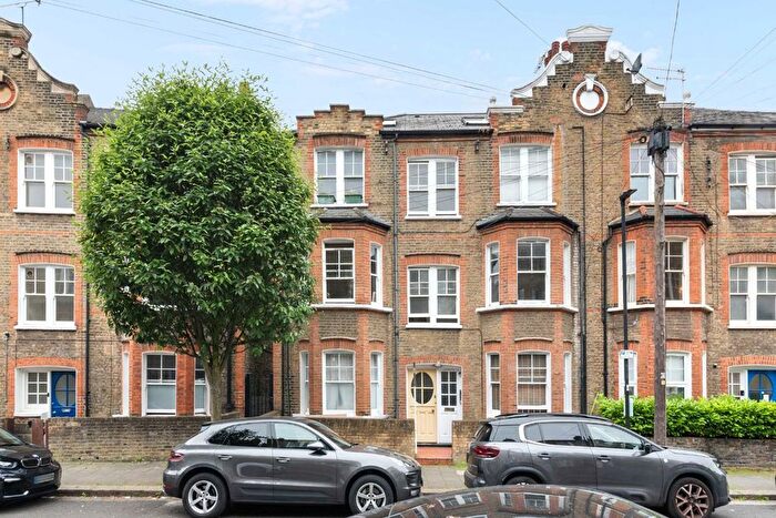 2 Bedroom Flat To Rent In Cato Road, Clapham, SW4