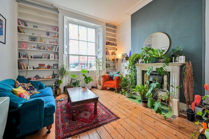 2 Bedroom Flat To Rent In East Dulwich Road, East Dulwich, London, SE22