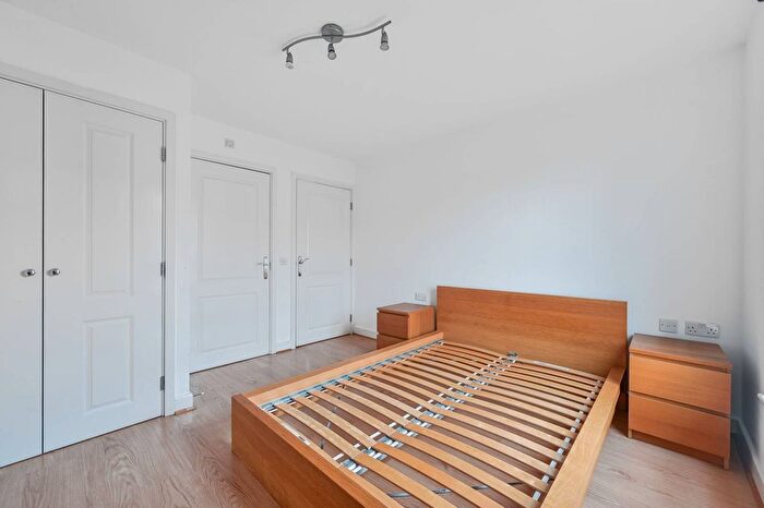 2 Bedroom Flat To Rent In Tarves Way, Greenwich, London, SE10