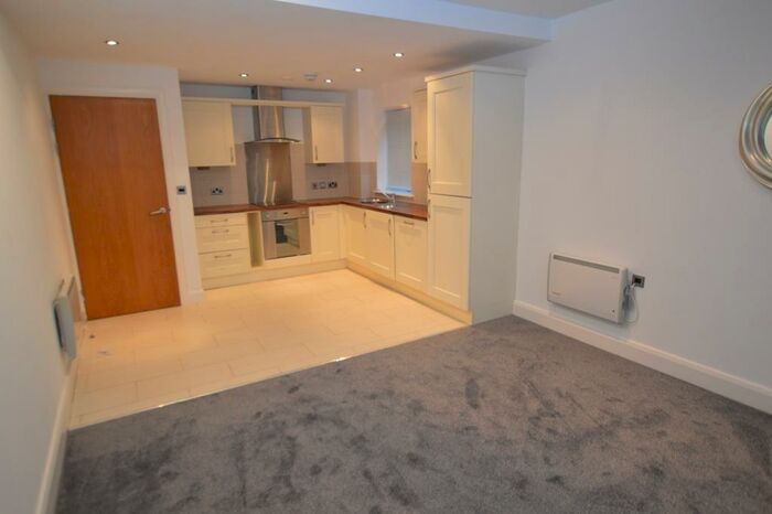 1 Bedroom Apartment To Rent In Hall View, Chatsworth Road, Chesterfield, S40