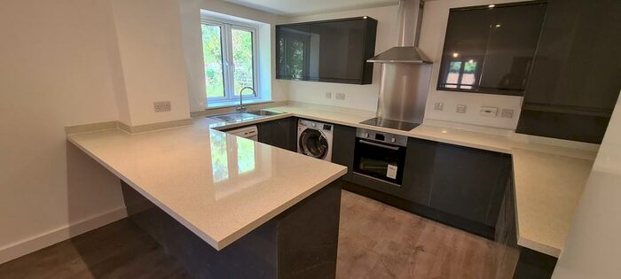 4 Bedroom Barn Conversion To Rent In Woodside Court, Netley Abbey, SO31