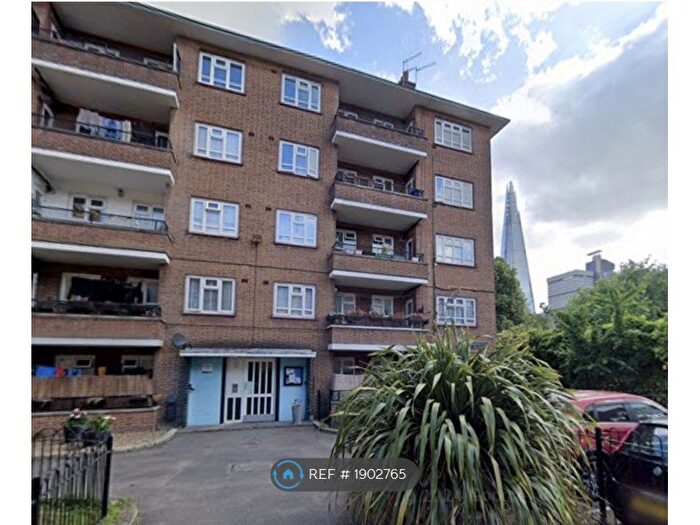 3 Bedroom Flat To Rent In Babington House, London, SE1