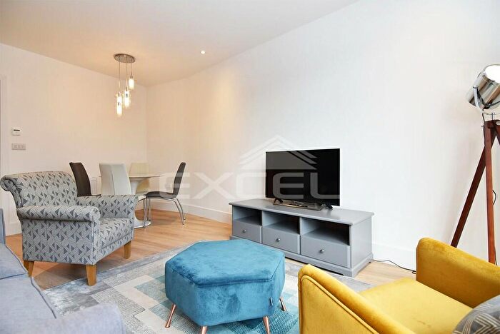 2 Bedroom Apartment To Rent In Finchley Lane, Hendon, London, NW4