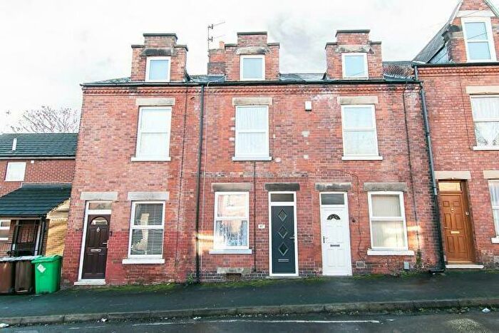 3 Bedroom House To Rent In Bailey Street, Nottingham, NG6