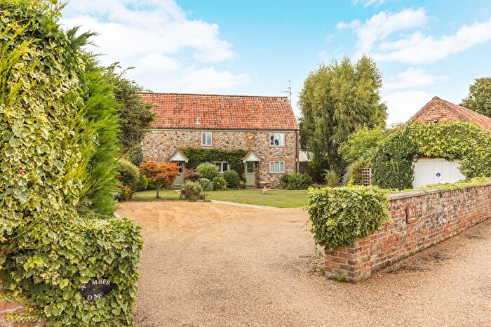 5 Bedroom Semi-Detached House For Sale In Chain Free In Gayton, PE32