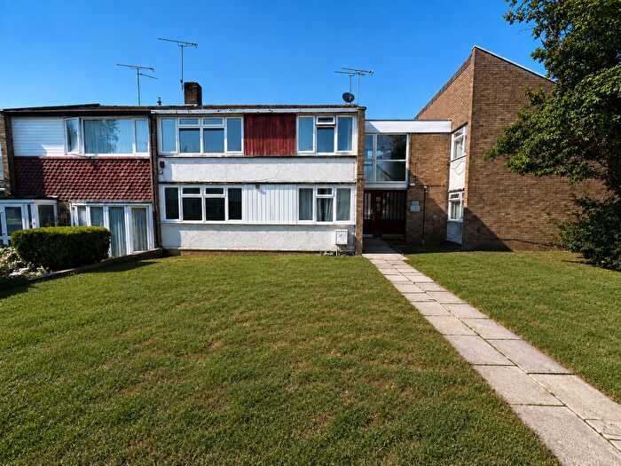 1 Bedroom Flat For Sale In Mynchens, Lee Chapel North, Basildon, Essex, SS15