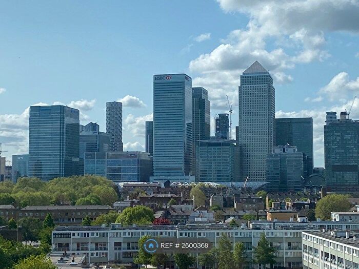 2 Bedroom Flat To Rent In Colebrook House, London, E14